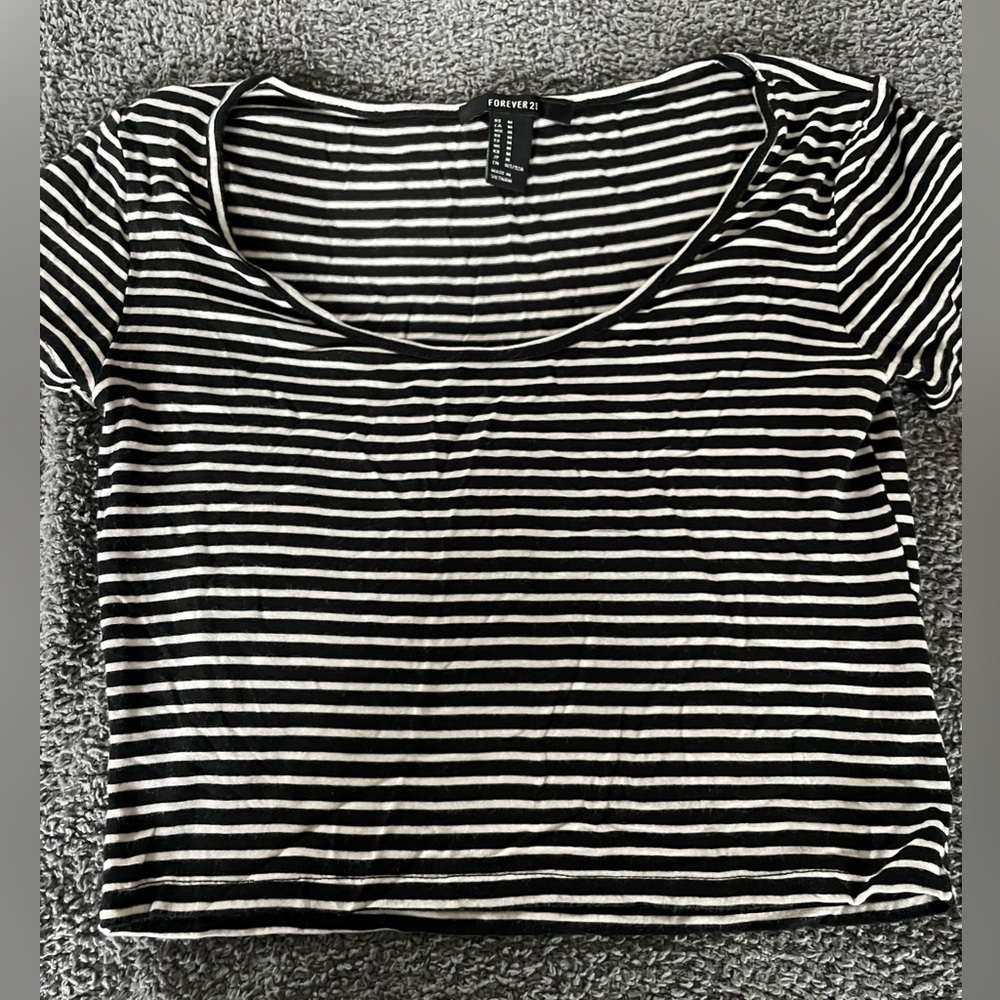 Black and White Forever 21 Short Sleeve Tshirt